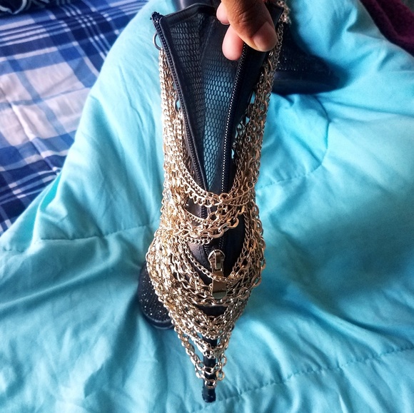 Open toe Chain Boots - Picture 2 of 6